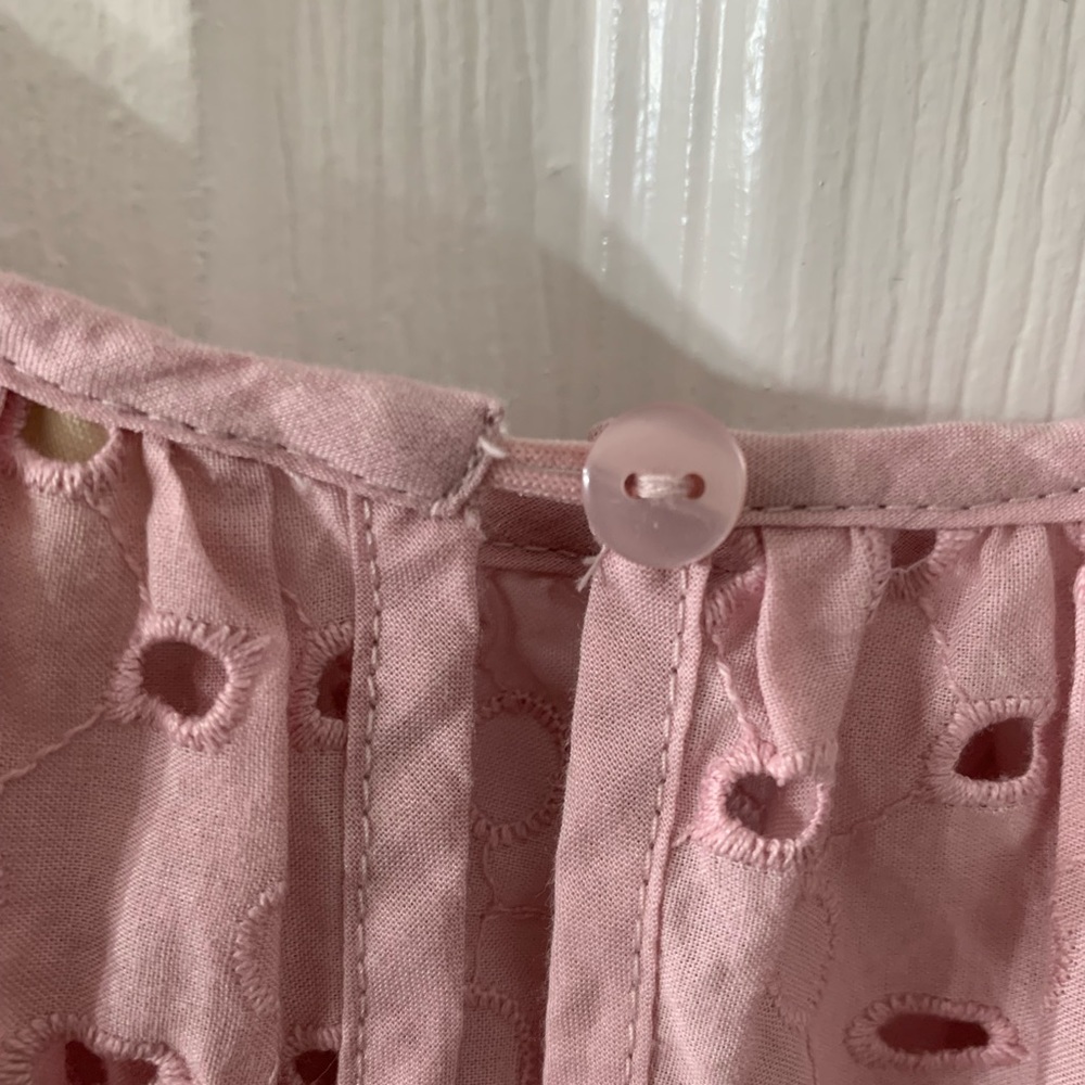 Universal Thread Eyelet Top - Picture 6 of 12